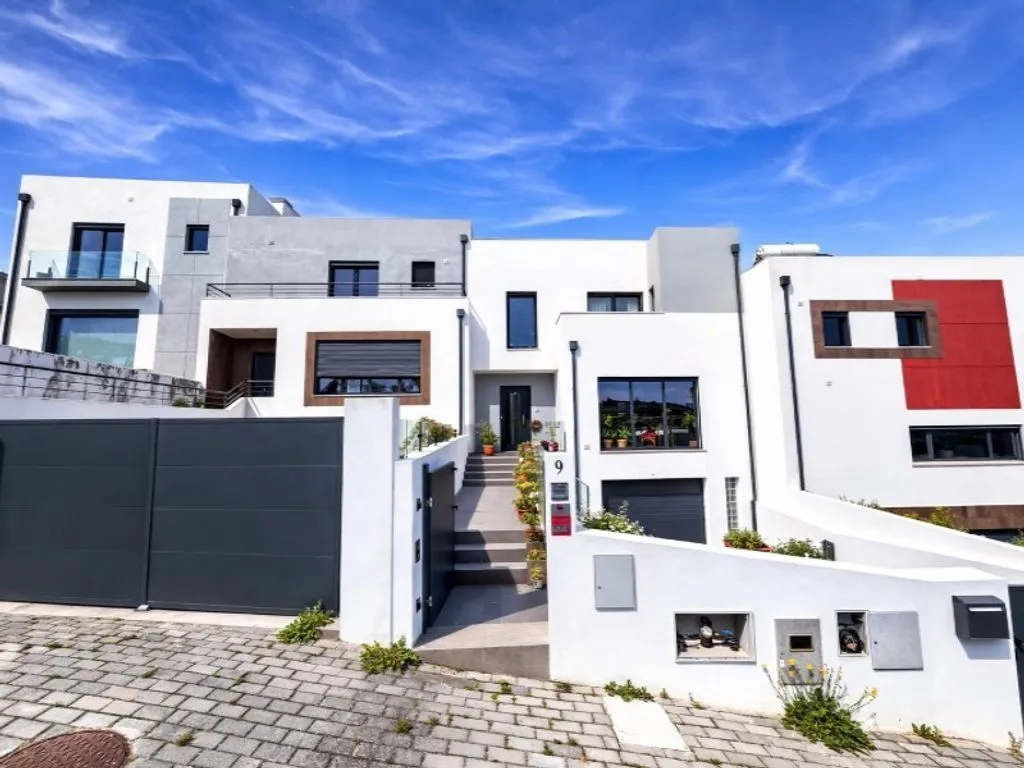 Extérieur - Contemporary Semidetached House in Mafra