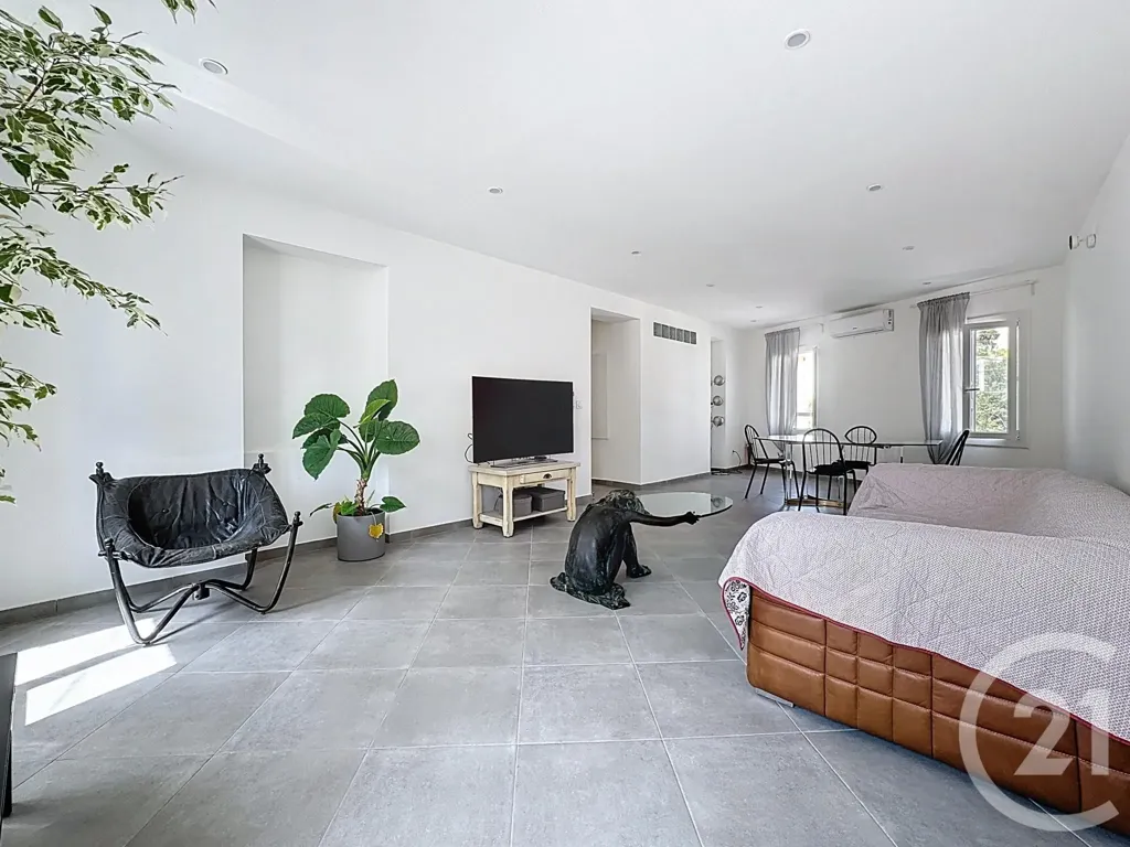 Séjour - Ensemble Immobilier avec Cour Privative à Nice Ouest