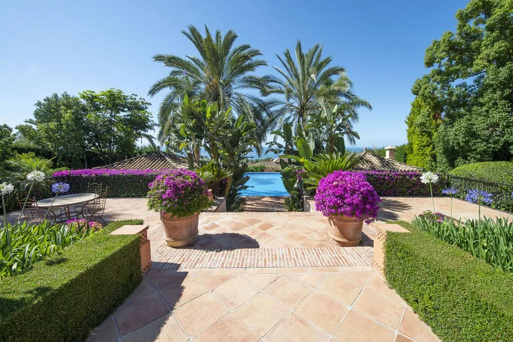 Jardin - Luxury Villa with Infinity Pool in Sierra Blanca