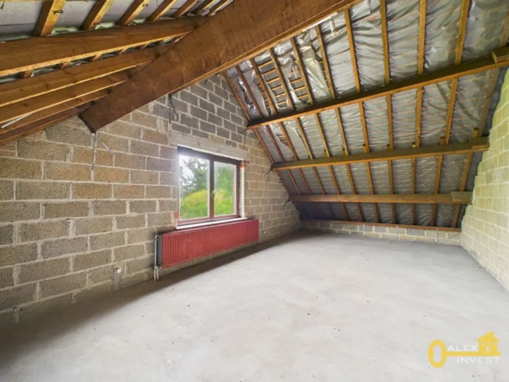 Stanze - 4-Bedroom Villa with Garden in Quiet Location