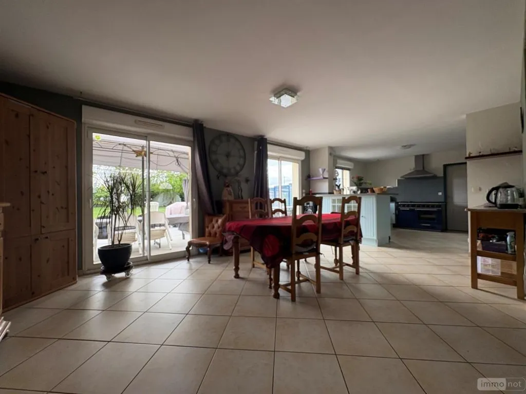 Salle à manger - Maison avec Piscine et Jardin près de Voves