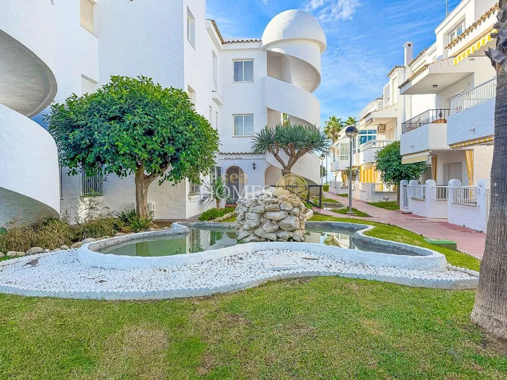 Aed - Beachfront Flat with Direct Beach Access in Torrox