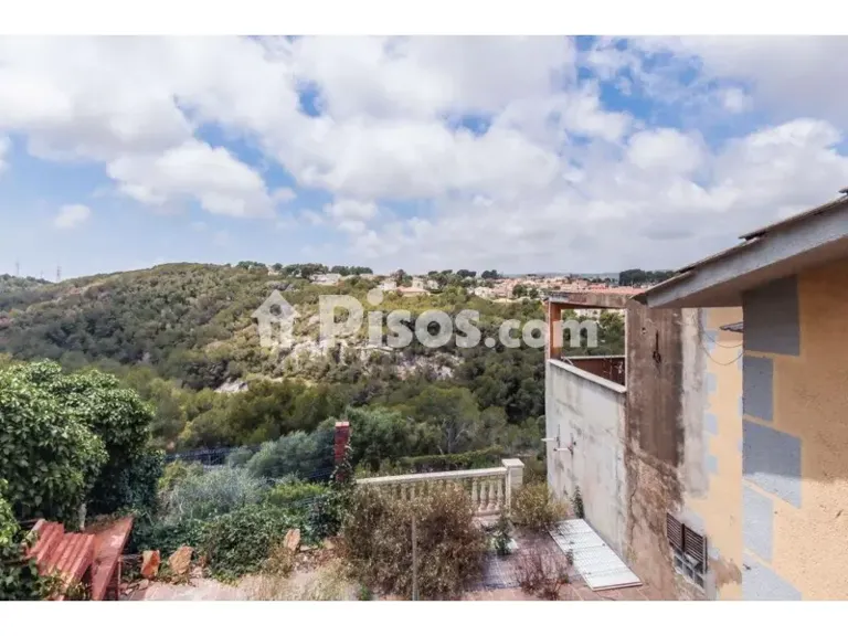 House with Garden and Terrace in Bellvei