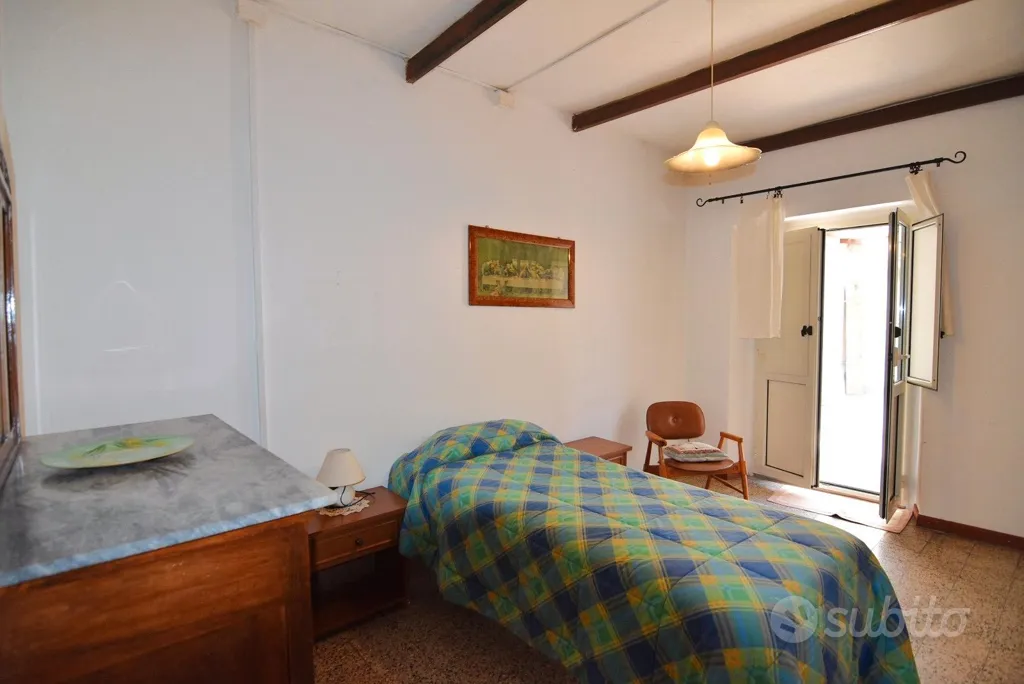 Bedrooms - Detached House with Private Courtyard in Centre