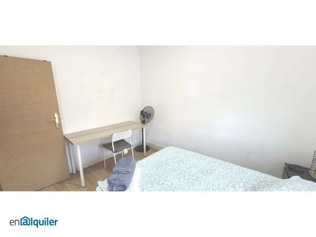 Magamistoad - Student Flat with Balcony in Montcada