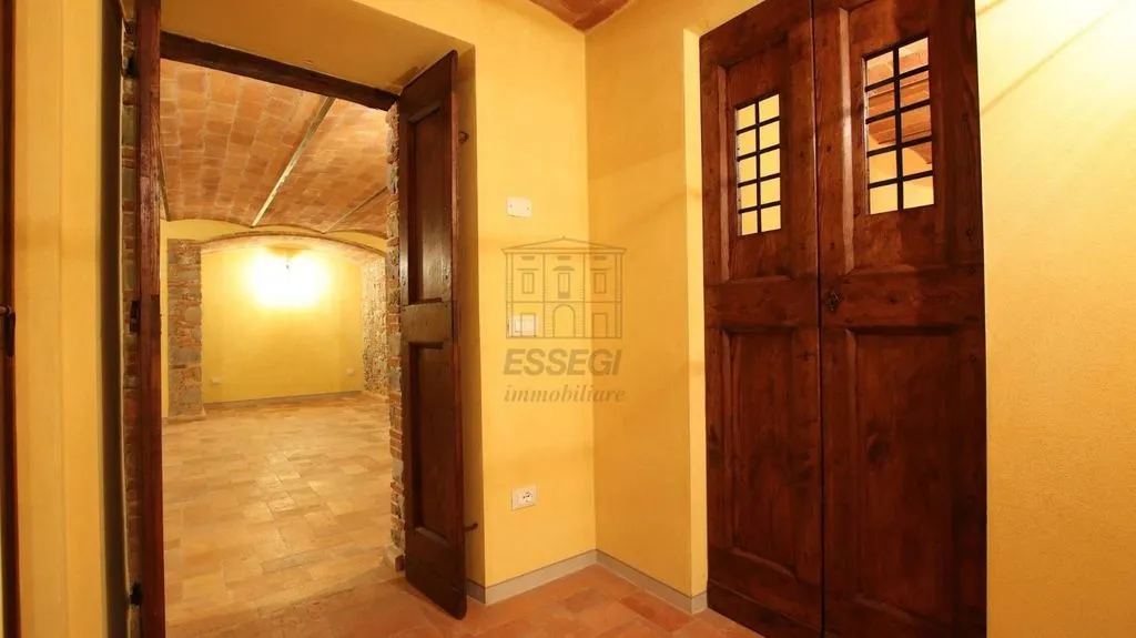 Esik - Rustic Tuscan Farmhouse with Pool near Lucca