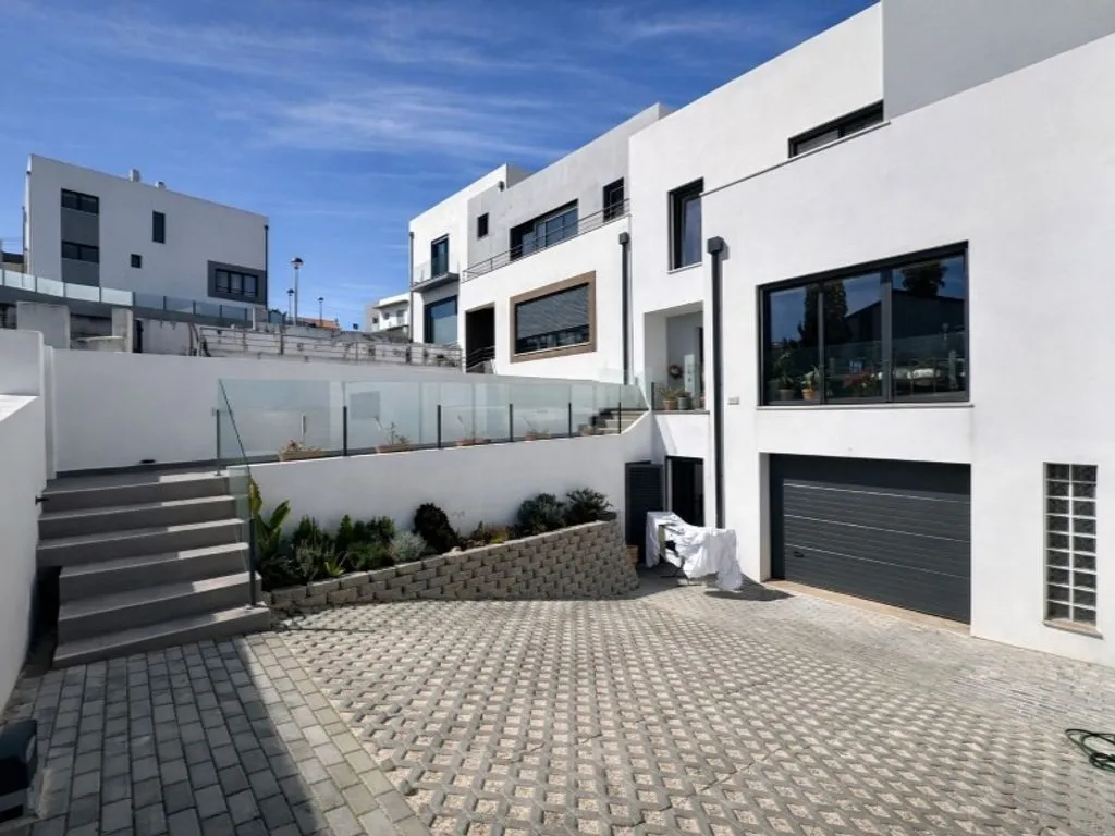 Extérieur - Contemporary Semidetached House in Mafra