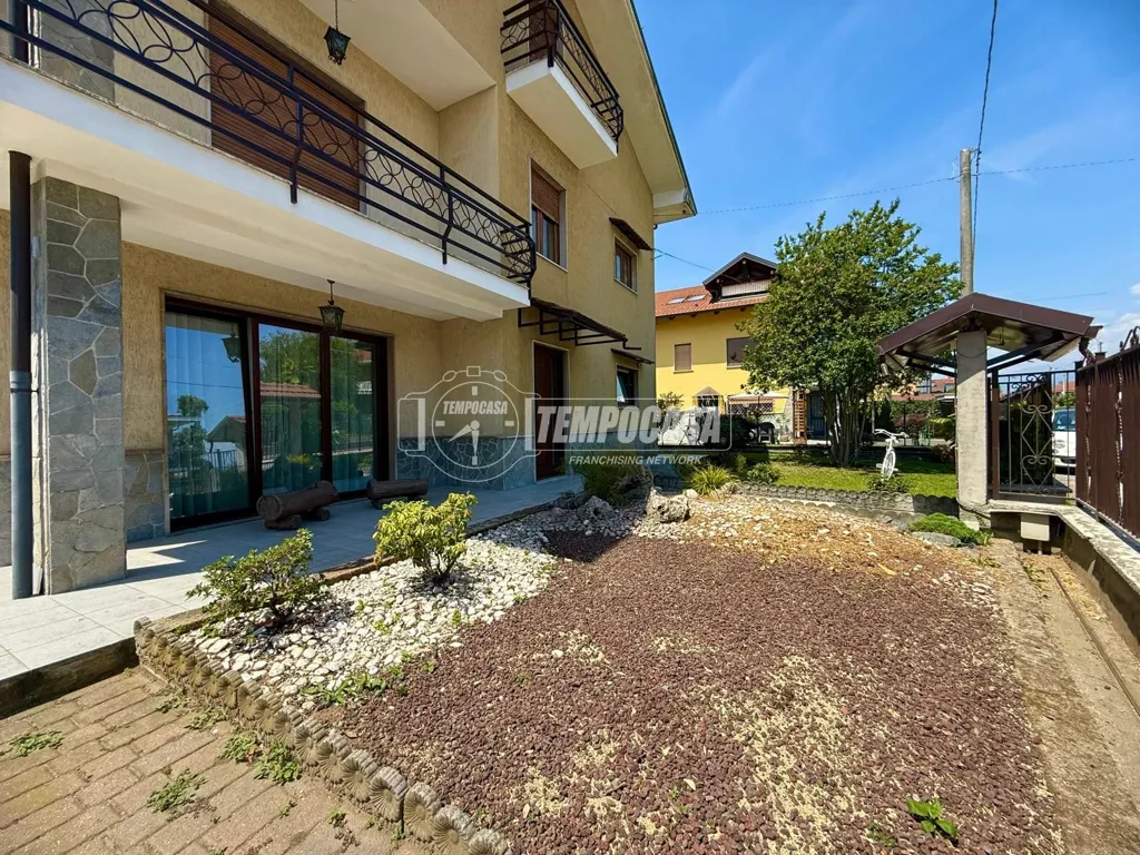Välivaade - Bifamiliar Villa with Garden in Ciriè