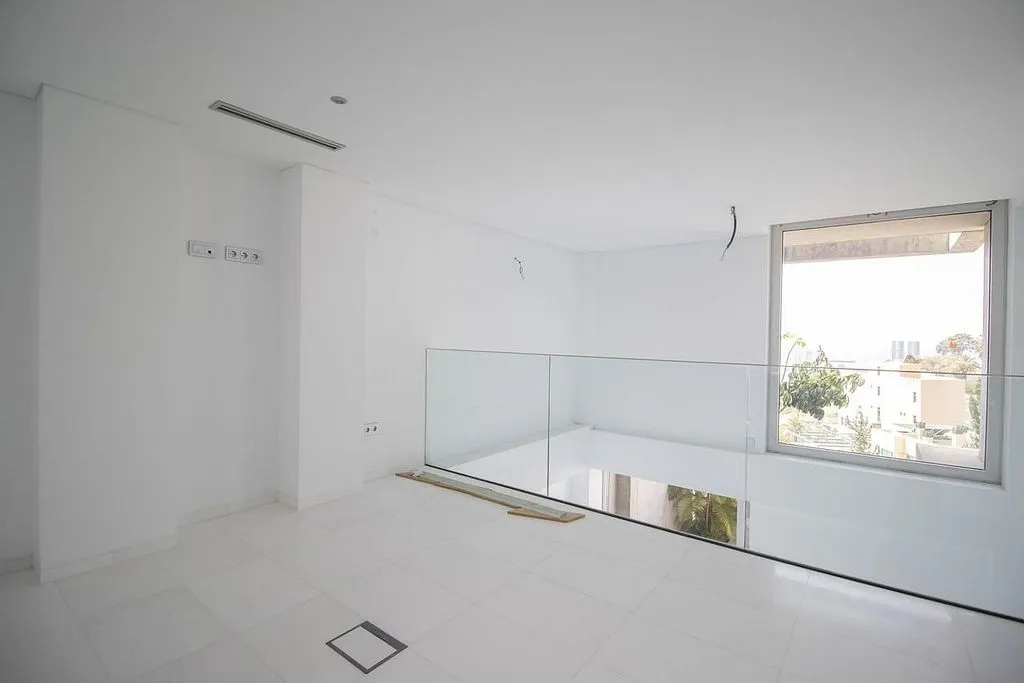 Pièces - Contemporary Townhouse with Pool in Ifara