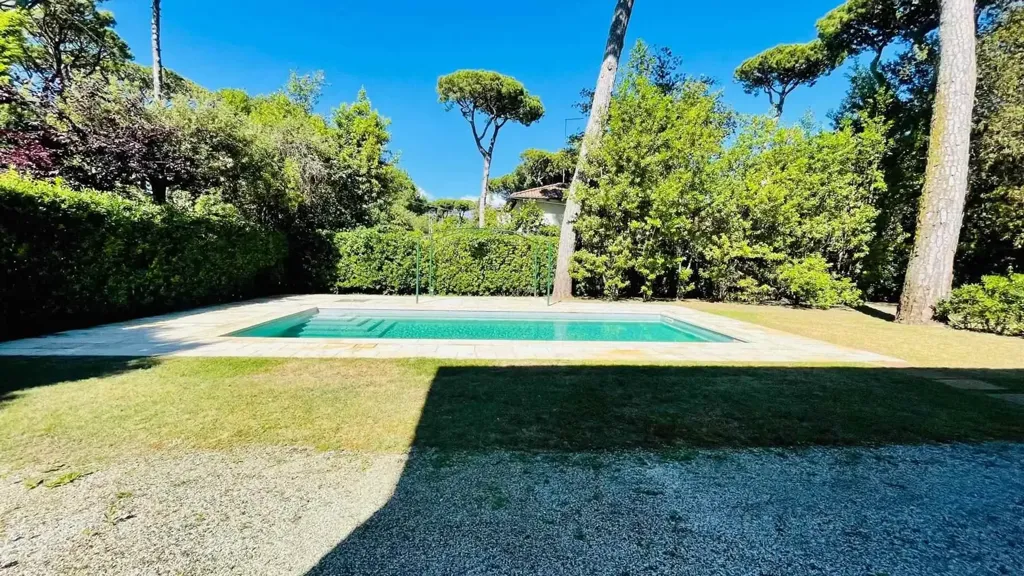 Bassein - Villa with Pool near Forte dei Marmi