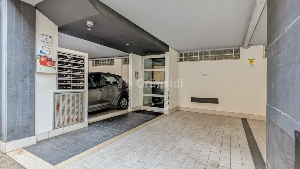 Garaaž - Modern Apartment with Parking in Nettuno Centre
