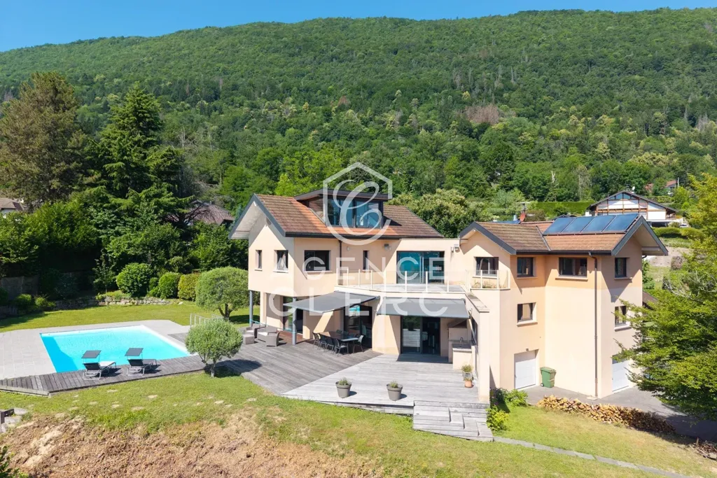 Vue aérienne - Propriété Contemporaine avec Vue Lac à Sevrier