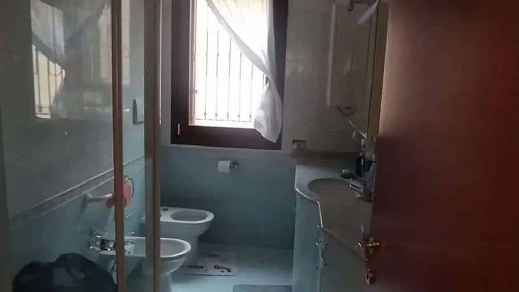 Salles de bain - Rustic Bilocale with Garage in Conselice