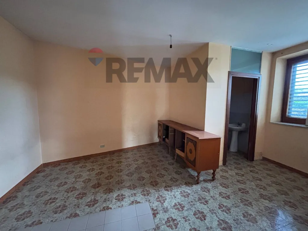 Elutuba - Semi-detached House with Garden in Mirabella Eclano