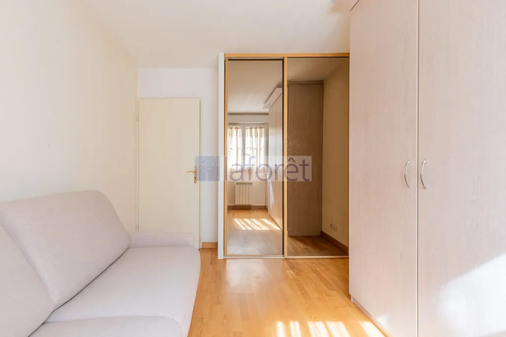 Magamistoad - Bright 2-Bed Flat with Parking in Longjumeau