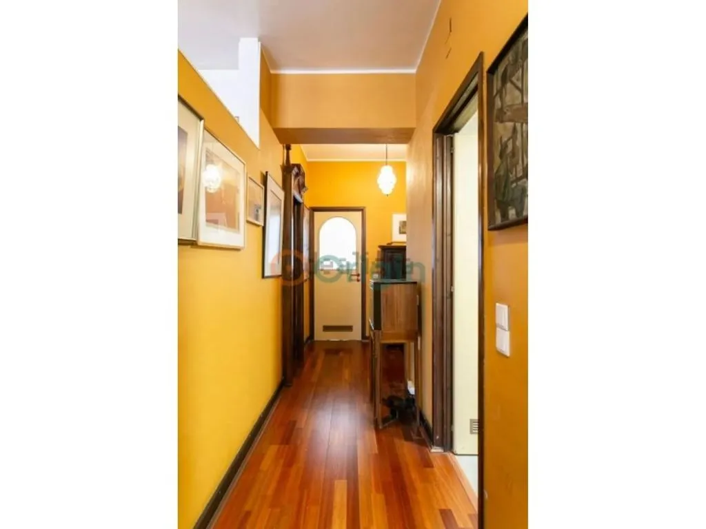 Entrée - Architect-Designed Flat with Terrace in Alto dos Moinhos