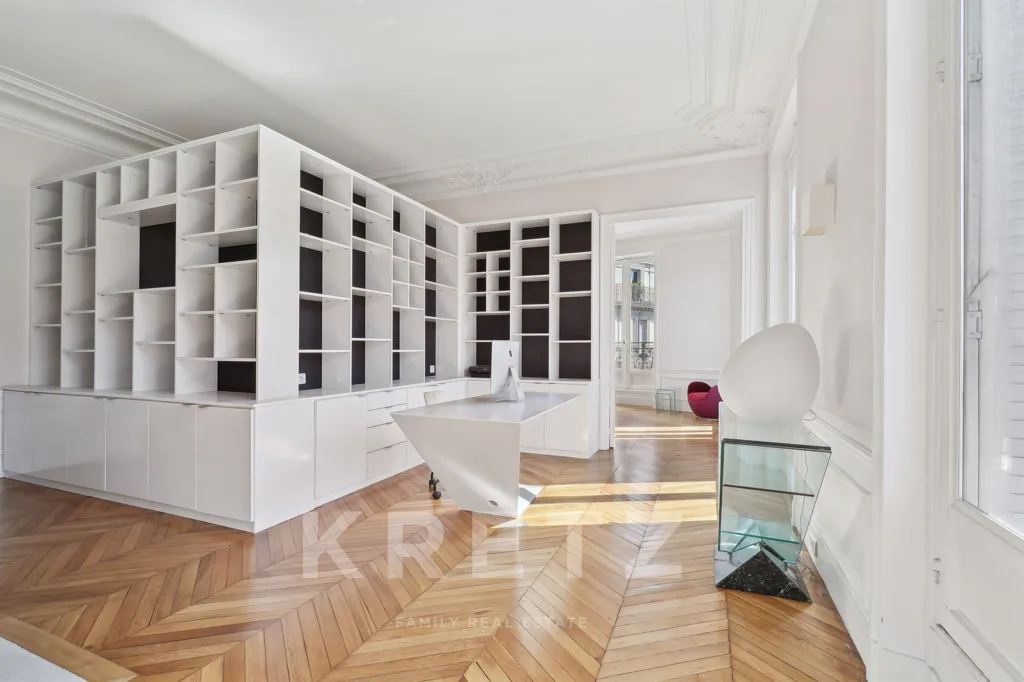 Kabinet - Family and Reception Apartment with Balcony on Opera Avenue