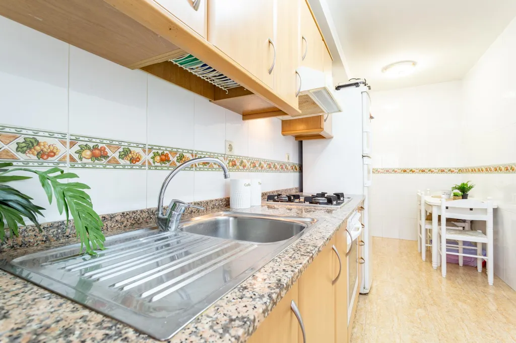 Cucina - Flat with Balcony in Central Reus