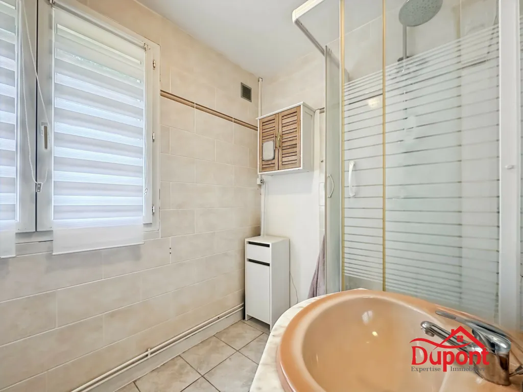 Salles de bain - Appartement T3 avec Cuisine Équipée à Revin