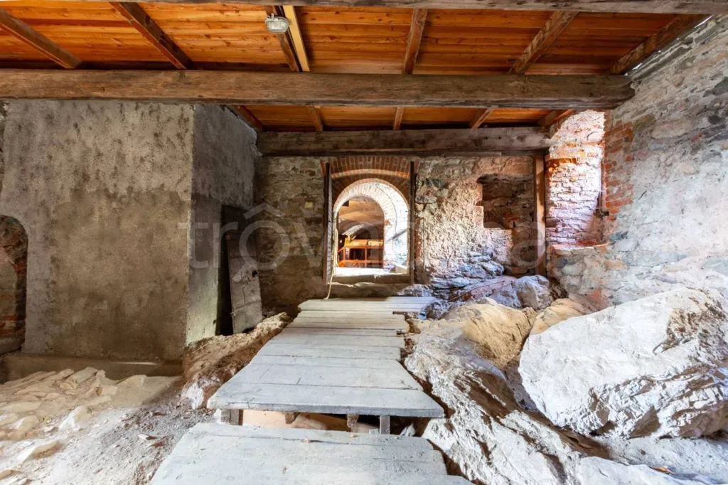 Toad - Panoramic Castle with Garden in Montalto Dora