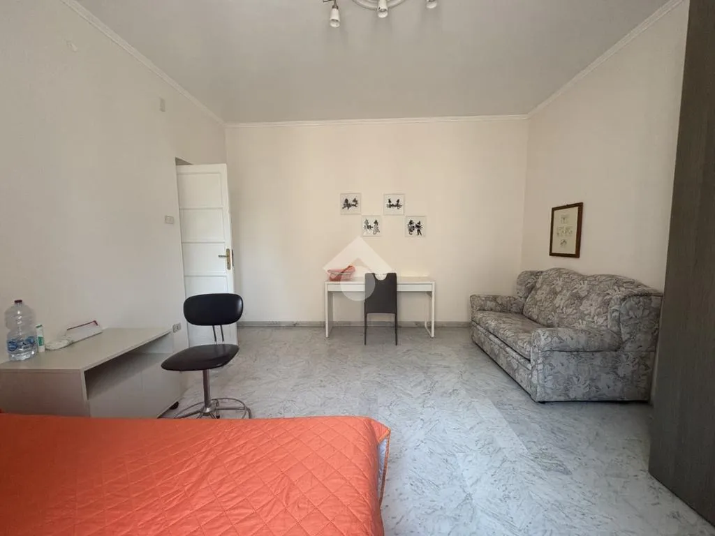 Magamistoad - Bright 3-Bedroom Apartment in Via Chimirri, Catanzaro