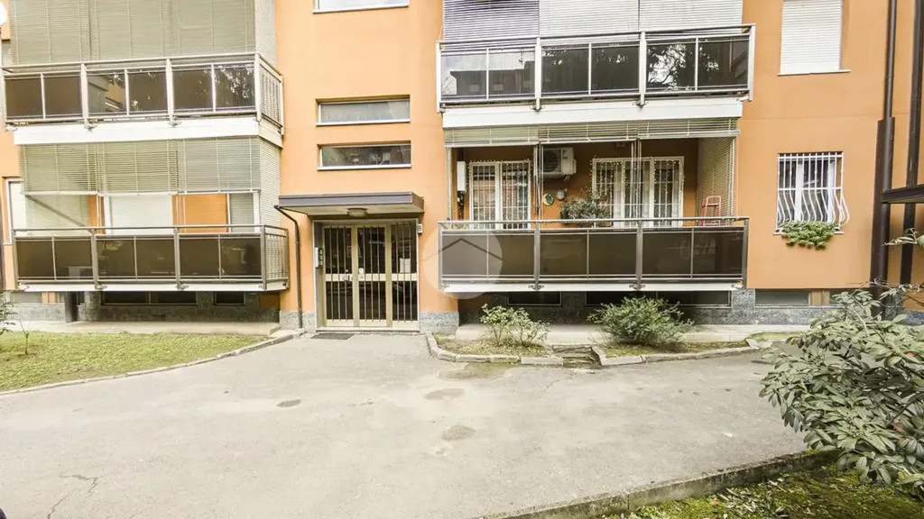 Välivaade - Rustic-Style Flat with Balcony in Milan