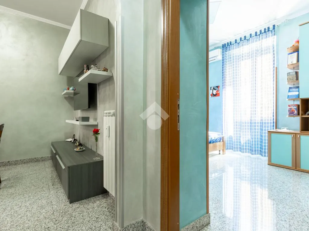 Séjour - 3-Room Apartment with Double Exposure in Rome