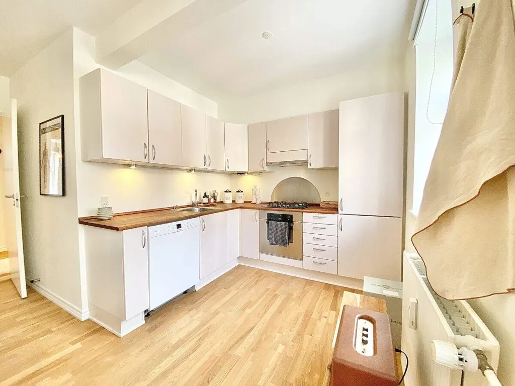 Köök - 2-Bedroom Apartment with Garden in Aalborg