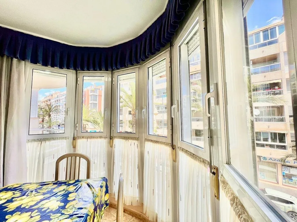Elutuba - Apartment with Balcony and Garage in Torrevieja