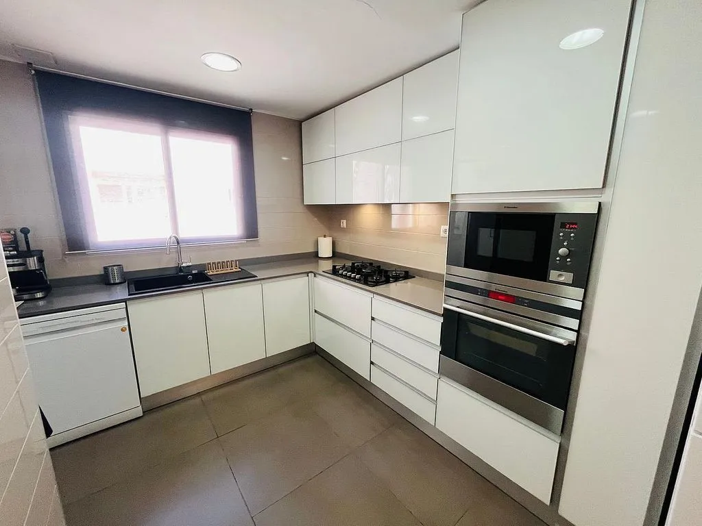 Kitchen - Student-Friendly Flat with Balcony in Moncada
