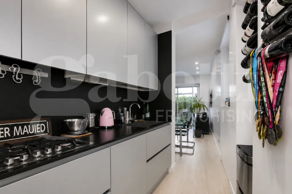 Cucina - Appartamento ristrutturato con box auto a Ponte Milvio, Roma