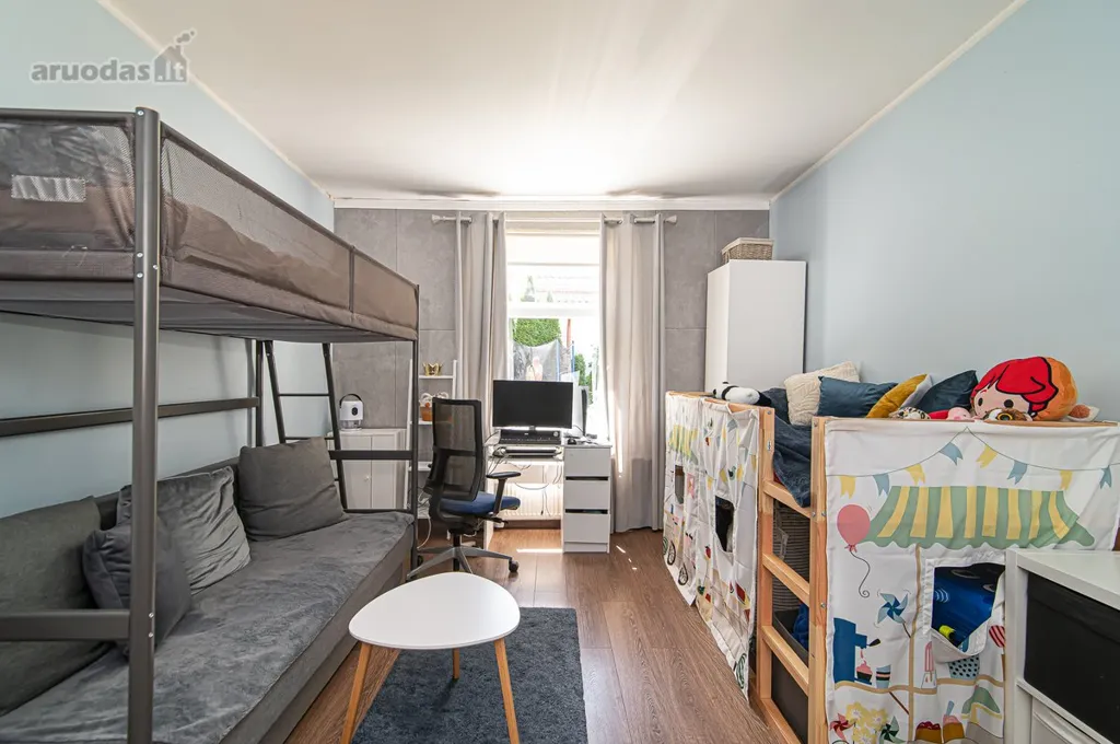 Magamistoad - 4-Bedroom Apartment with Garden in Vilnius