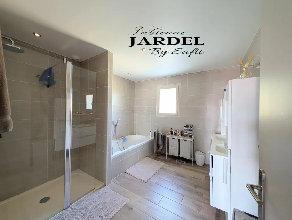 Bathrooms - Recent Villa with Pool in Carsac-Aillac