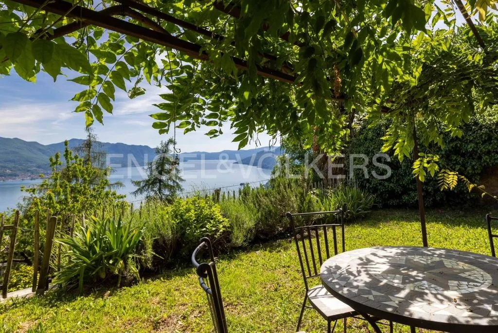 Giardino - Luxury Villa with Lake View in Maccagno