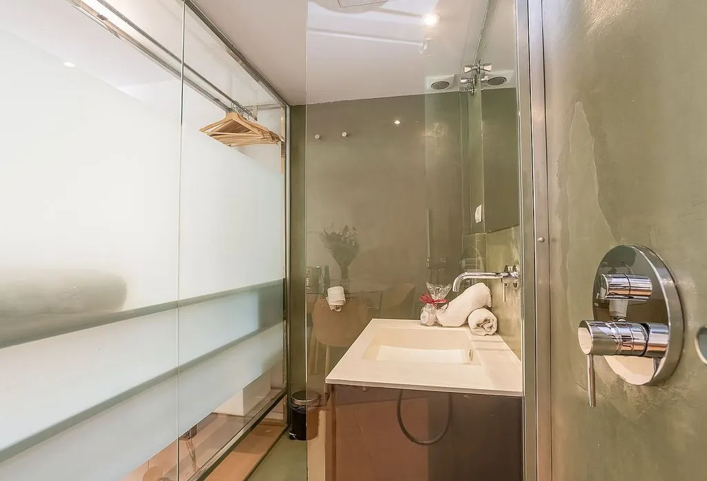 Vannitoad - 1-Bedroom Apartment with Terrace in Sant Gervasi