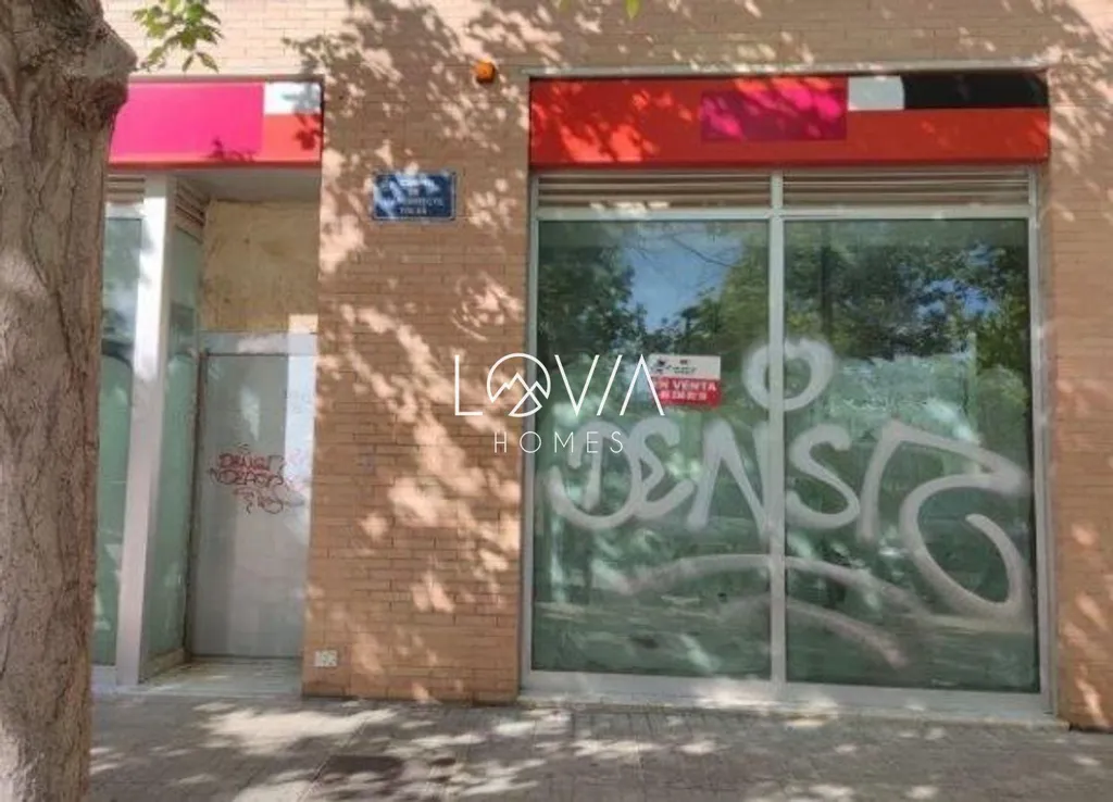 Exterior - Commercial Space with Street Frontage in Valencia