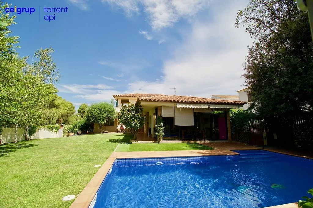 Piscine - Luxury Detached House with Pool in L'Escala
