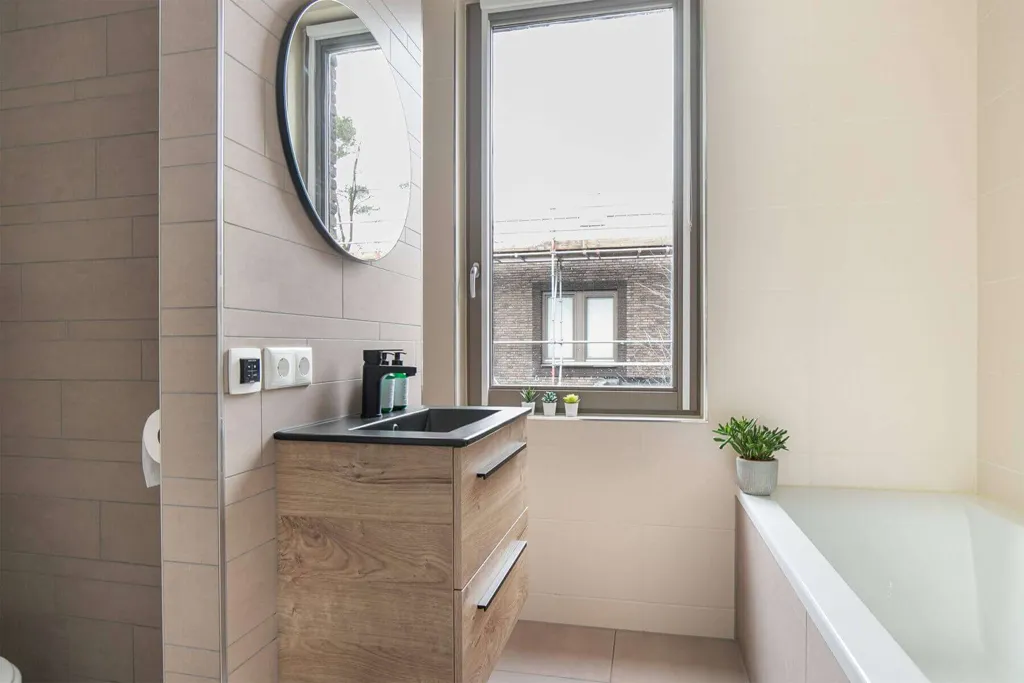 Salles de bain - Modern Corner House with Garden in Zeist