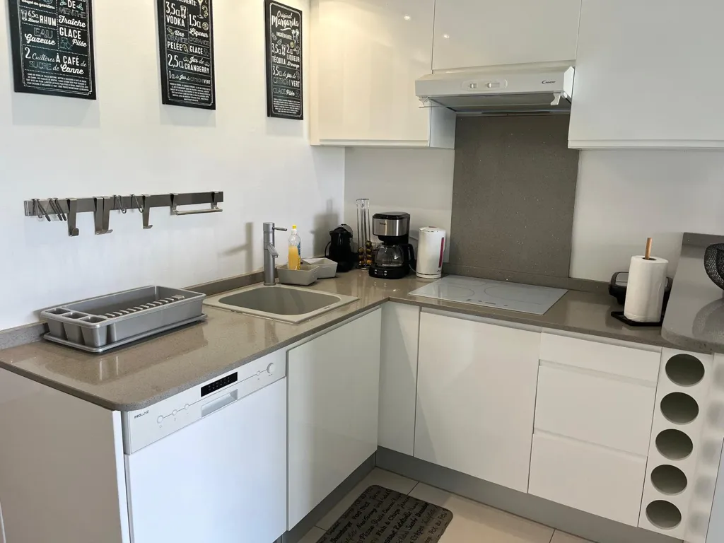 Cuisine - T2 Duplex Moderne Vue Mer avec Accès Plage