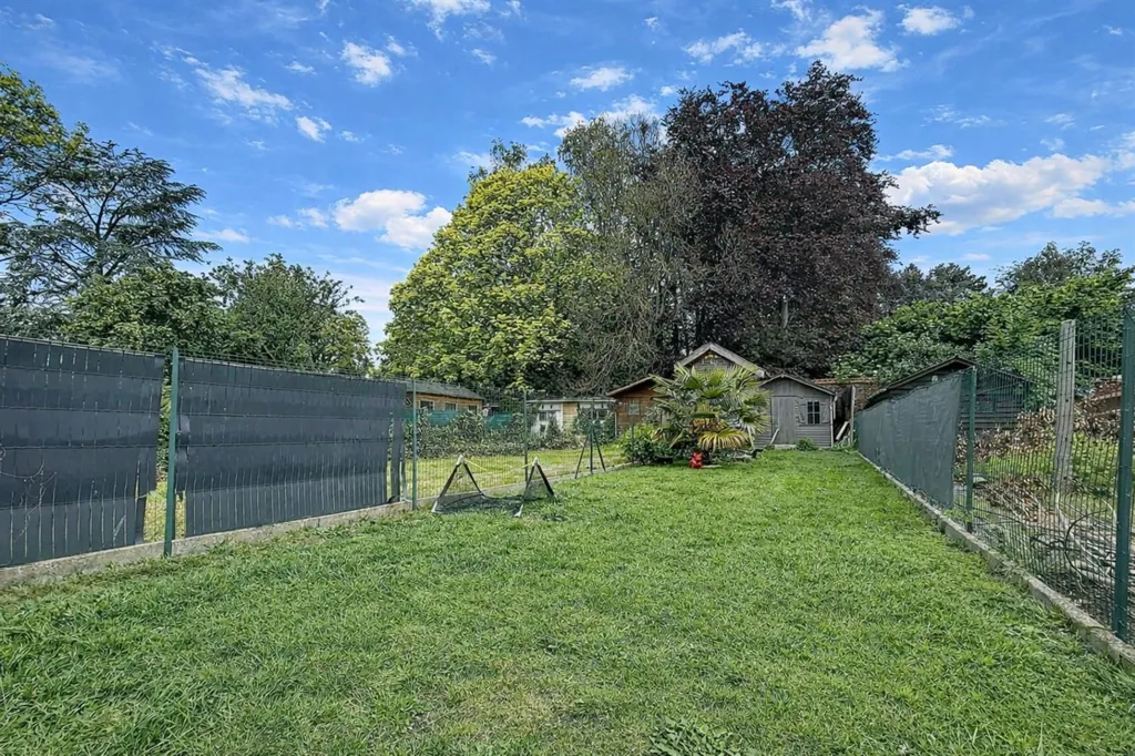Aed - House with Garage and Garden in Mouscron