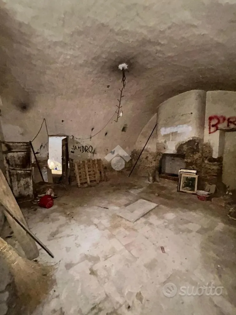 Toad - Historic Cellar with Potential in Poggio Mirteto