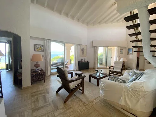 Elutuba - Luxury Villa with Sea View in Coti-Chiavari