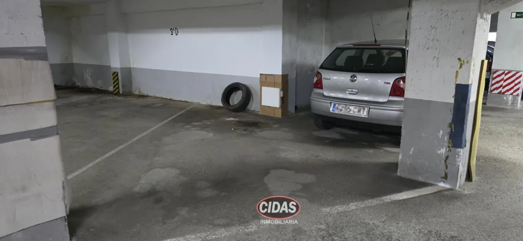 Garage - Triangular Garage in Oviedo