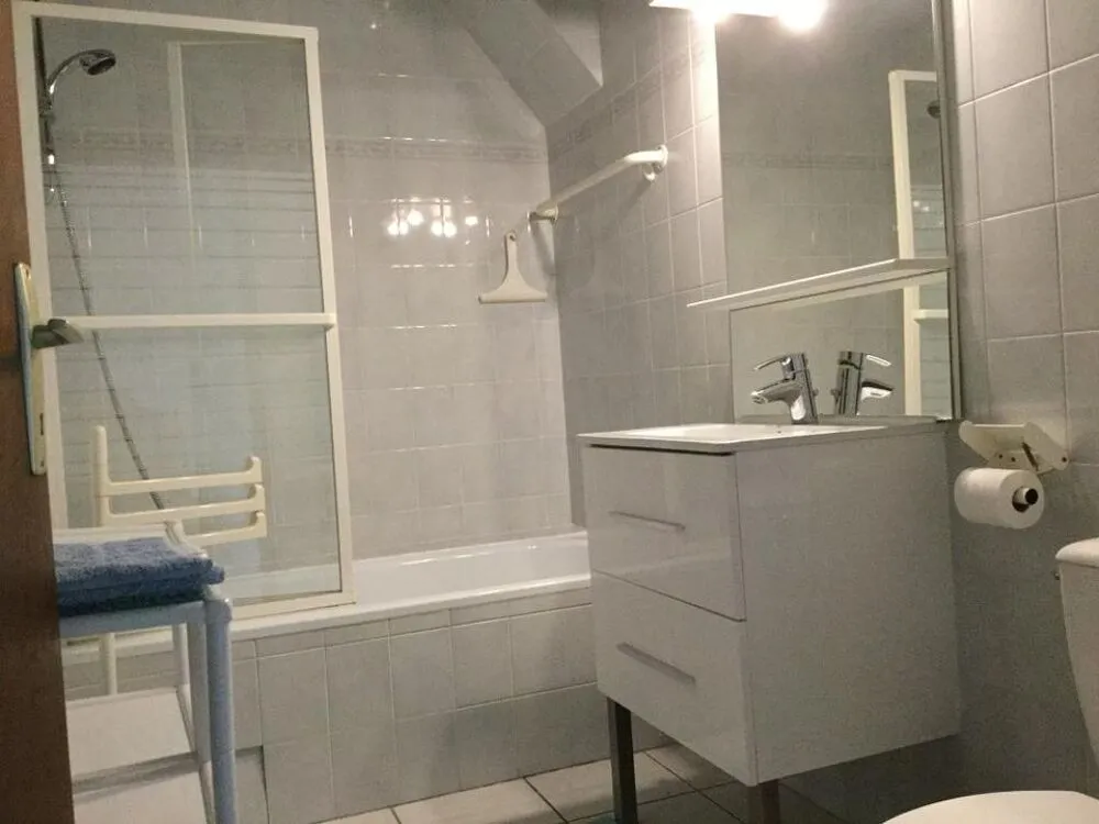 Salles de bain - Appartement Meublé 3 Pièces à Bidart
