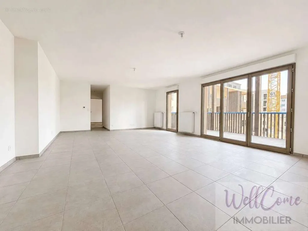 Séjour - Appartement T5 en Attique avec Balcon Sud à Annecy