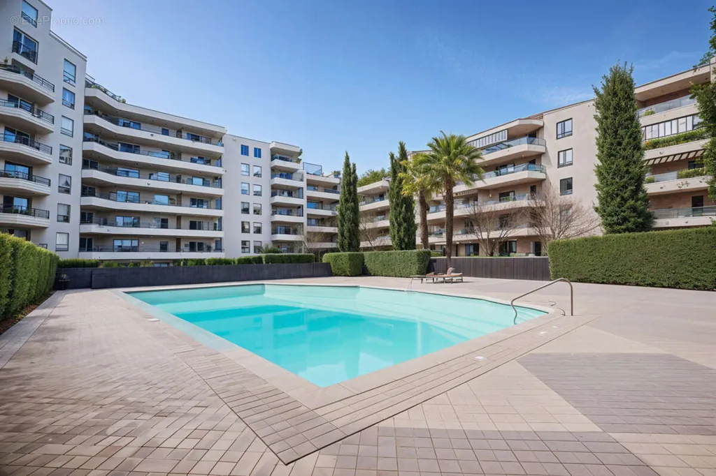 Bassein - T3 with Balcony in Lyon Villette