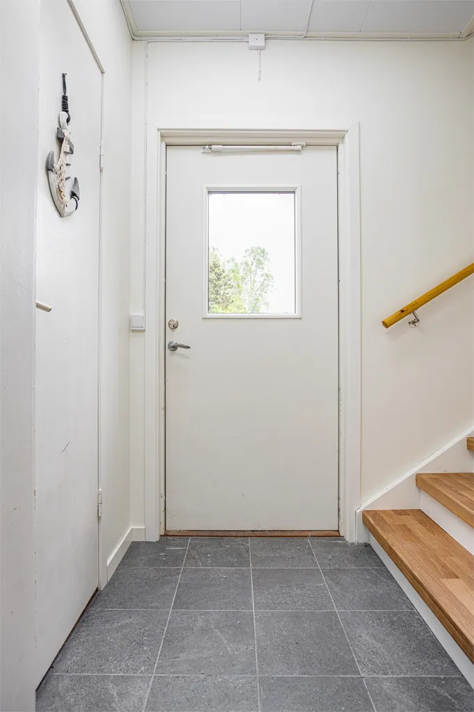 Esik - 2-Storey Villa with Workshop in 795000 SEK