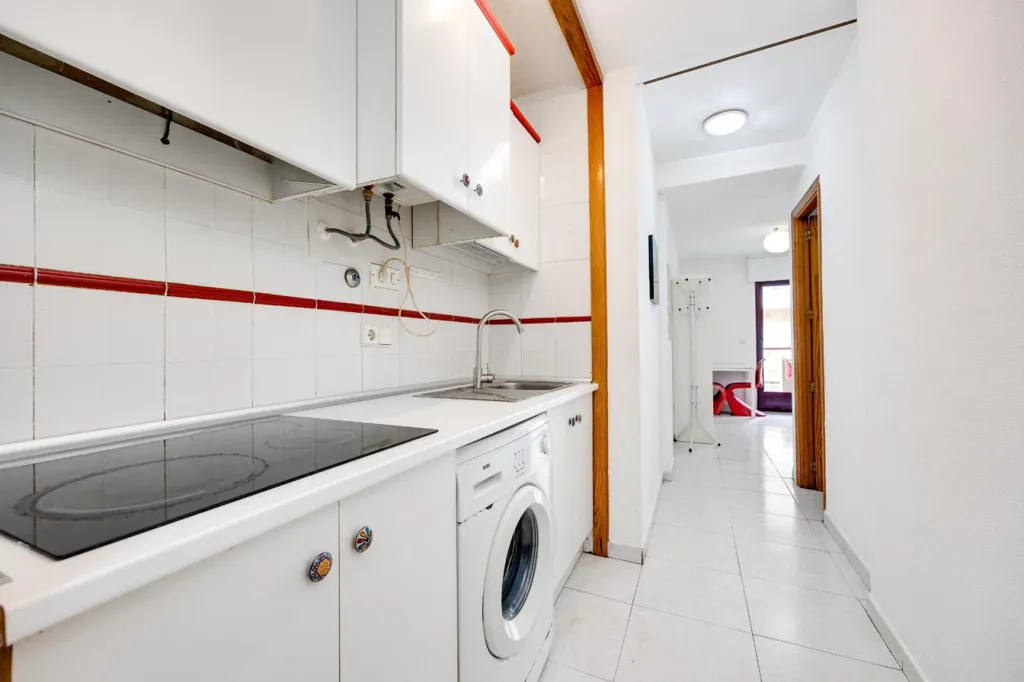 Cuisine - Studio with East-Facing Terrace in Torrevieja