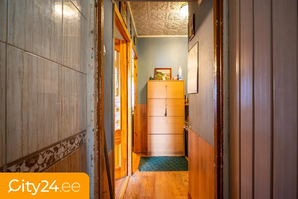 hallway_entrance