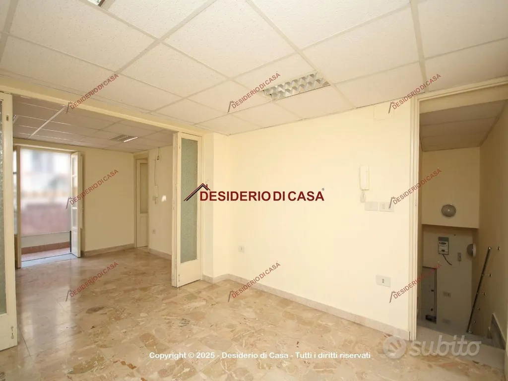 Pièces - Office with Balcony in Bagheria Centre